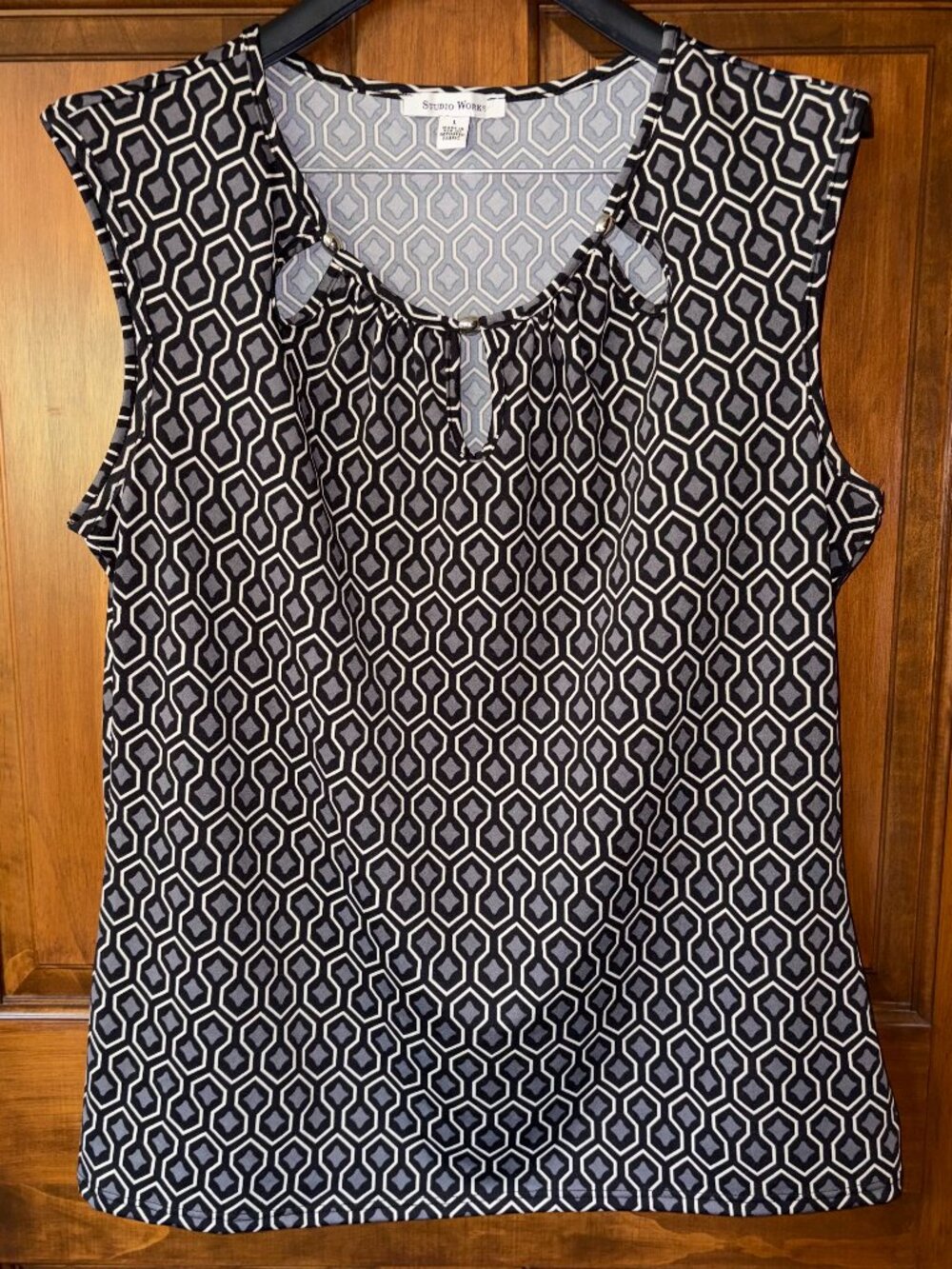 Studio Works Geometric Honeycomb Keyhole Cutout Blouse Black Gray Large